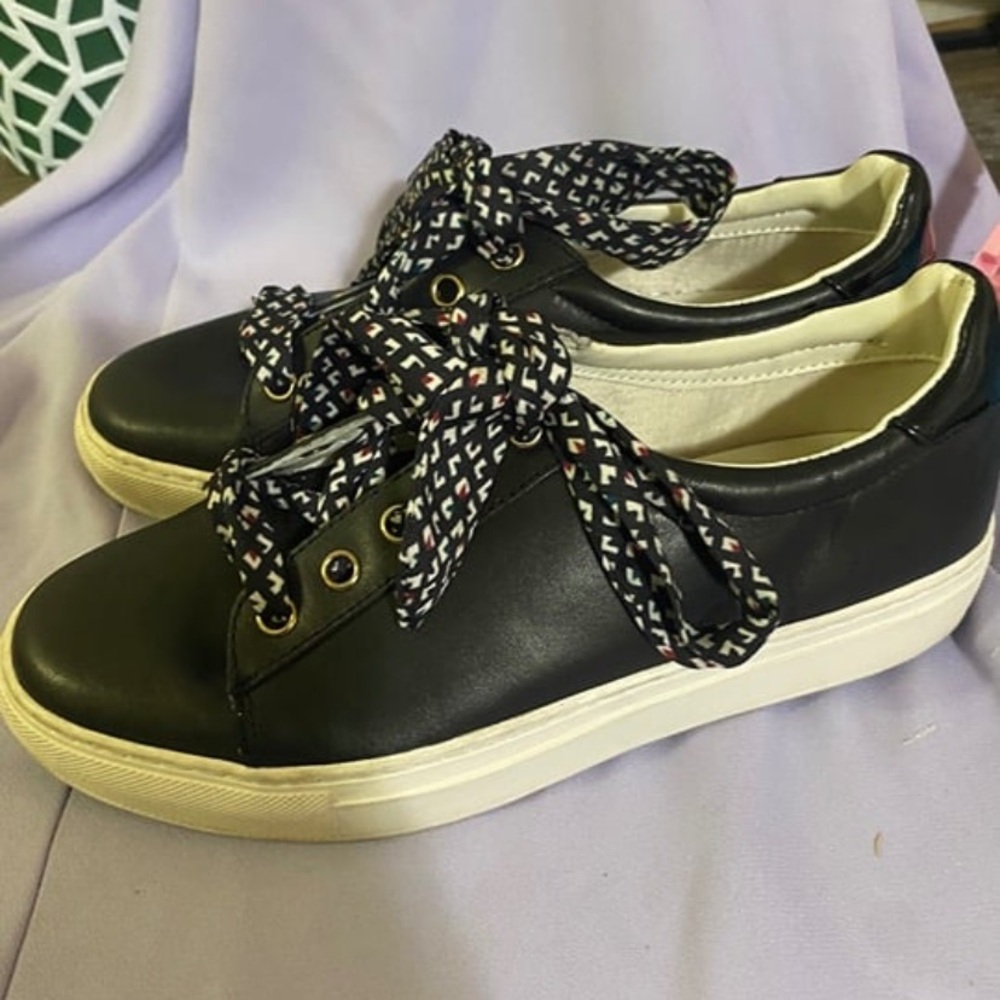 1901 Black and White Women's Sneakers